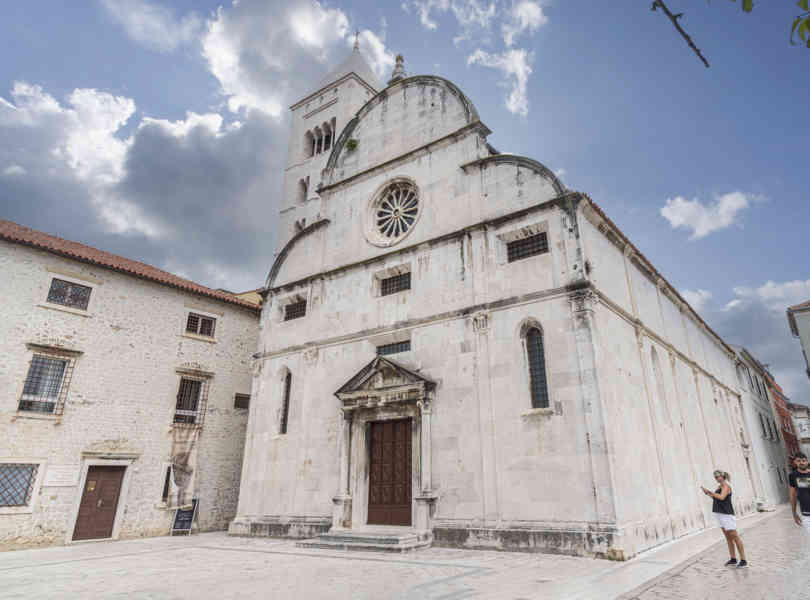 Croacia - Zadar 22 - iglesia y monasterio benedictino de Santa María.jpg